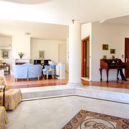 Syros-vari Tatil Evi